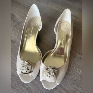 Women’s nude Etirnne Aigner wedges
